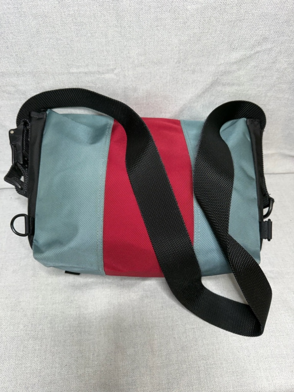 Vintage Timbuk2 Teal and Red Two-Tone Messenger Bag - Picture 3 of 16